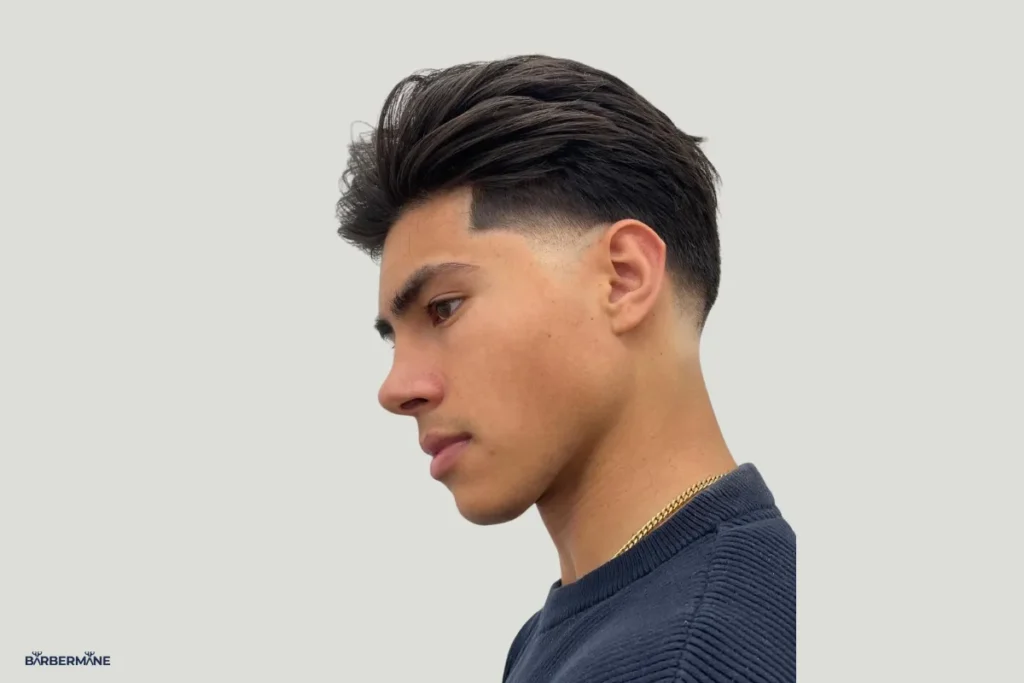 Slicked-Back-Undercut