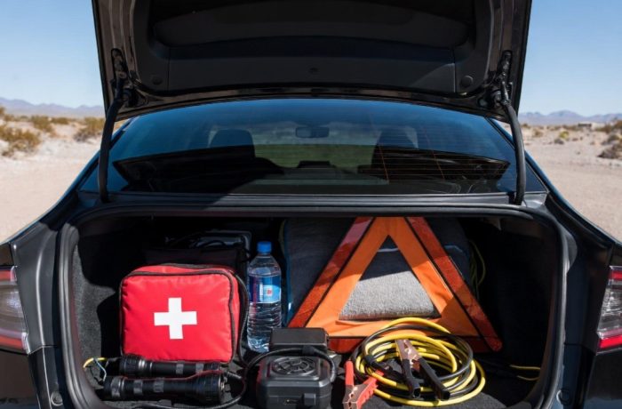 What Every Las Vegas Commuter Should Keep in Their Emergency Car Kit