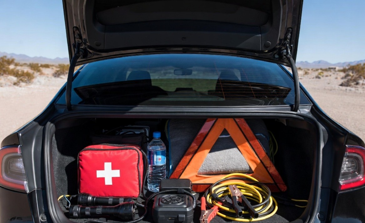What Every Las Vegas Commuter Should Keep in Their Emergency Car Kit